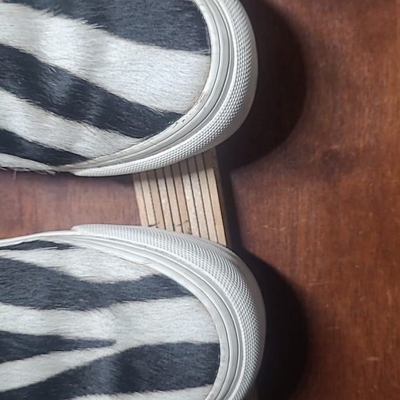 Black and white Hide Vans 7 - Picture 5 of 6